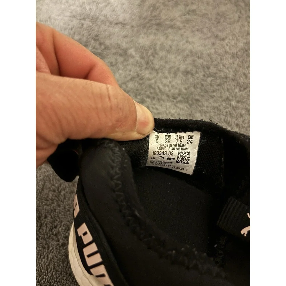 PUMA Unisex Black Athletic Slip-On‎ Sneakers US 7.5